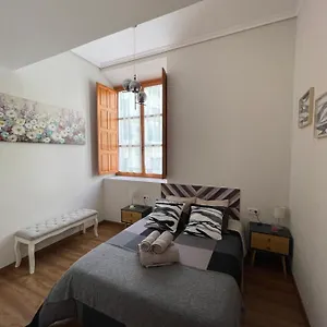 El 4 De La Calle Rojas Apartamento